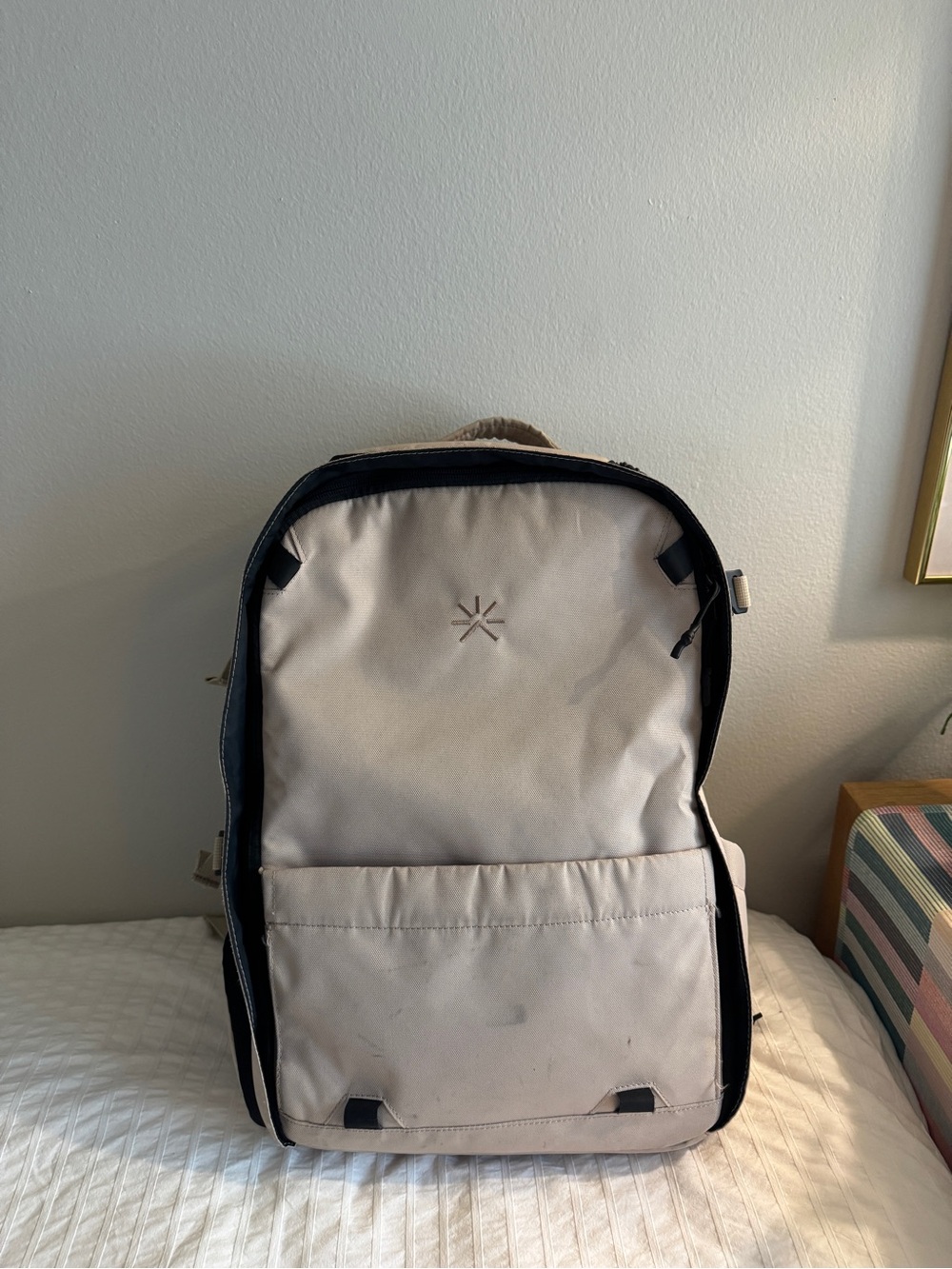 Tropic Feel Nest Travel Backpack Lightweight Day Pack w Laptop Compartment 20L